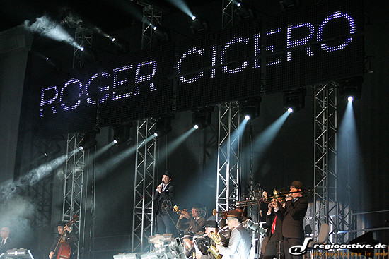 Roger Cicero & Band (in der SAP Arena, 2008)
Foto: Manuela Hall